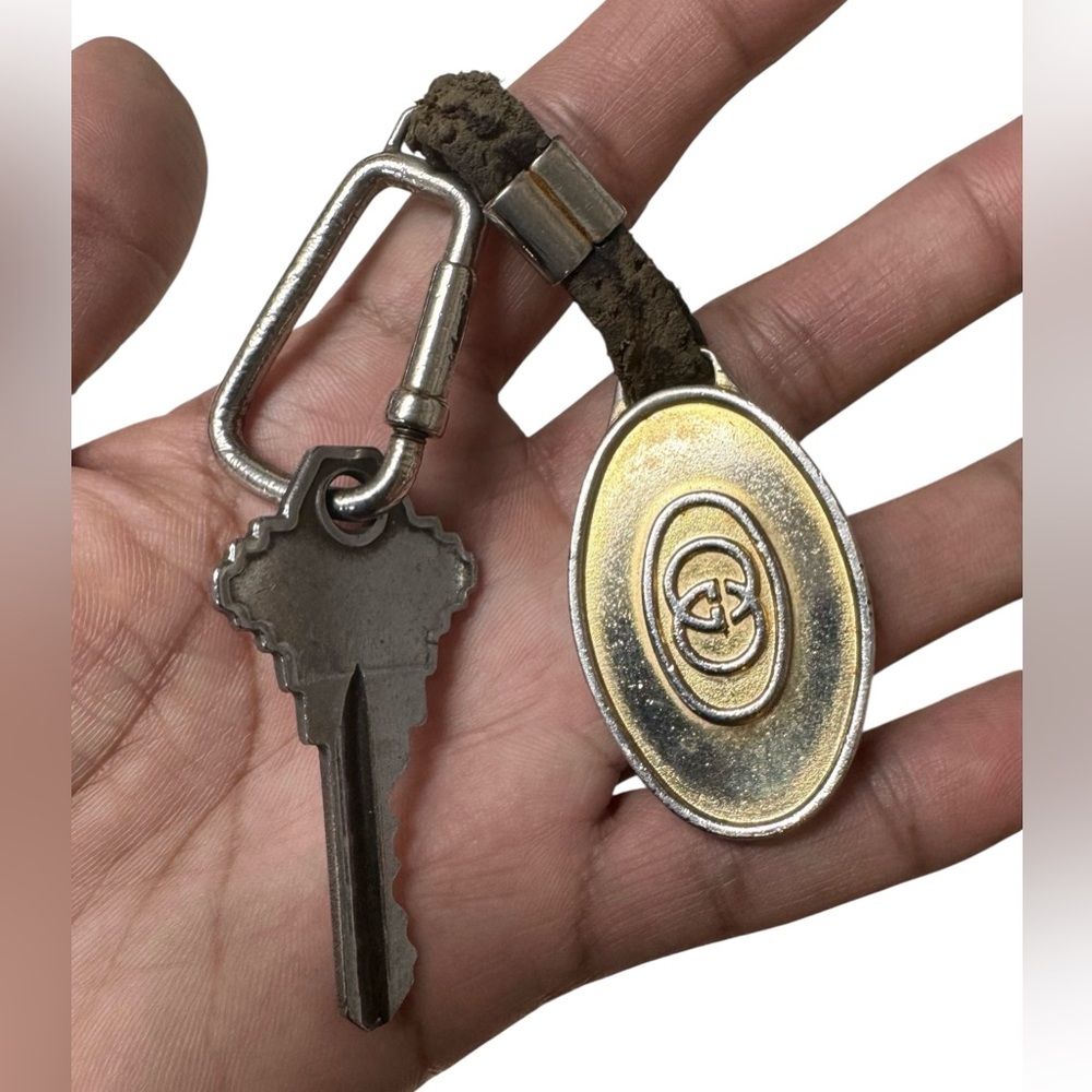 UNISEX VINTAGE ESTATE  AUTH GUCCI FOB CHARM LEATHER BRASS KEY CHAIN FOB